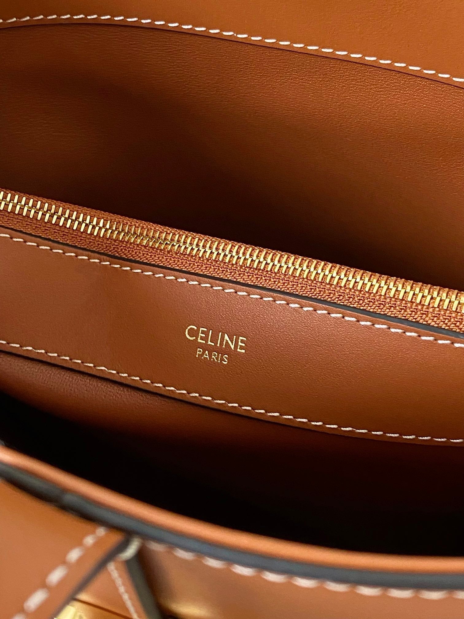 CELINE TRIOMPHE 25 BUCKET BAG CINNAMON BROWN CALFSKIN