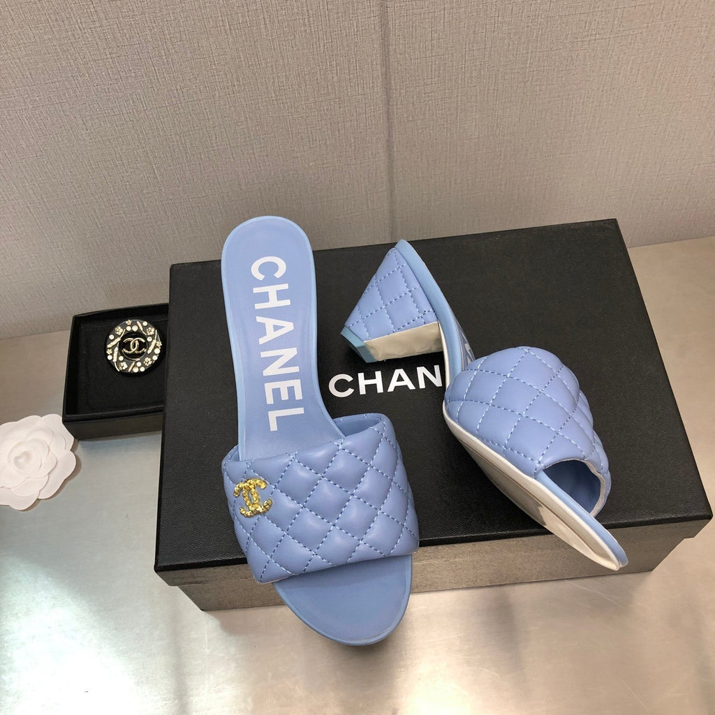 CHANEL DIAMOND-QUILTED 6 CM SANDALS IN CAROLINA BLUE LAMBSKIN