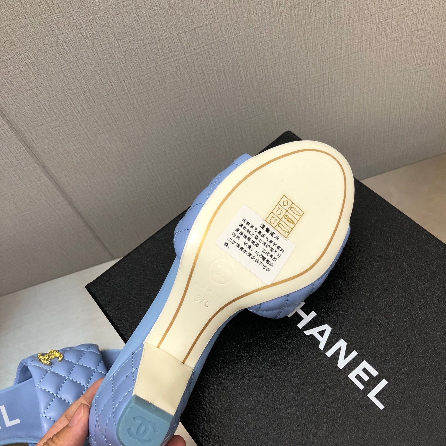 CHANEL DIAMOND-QUILTED 6 CM SANDALS IN CAROLINA BLUE LAMBSKIN