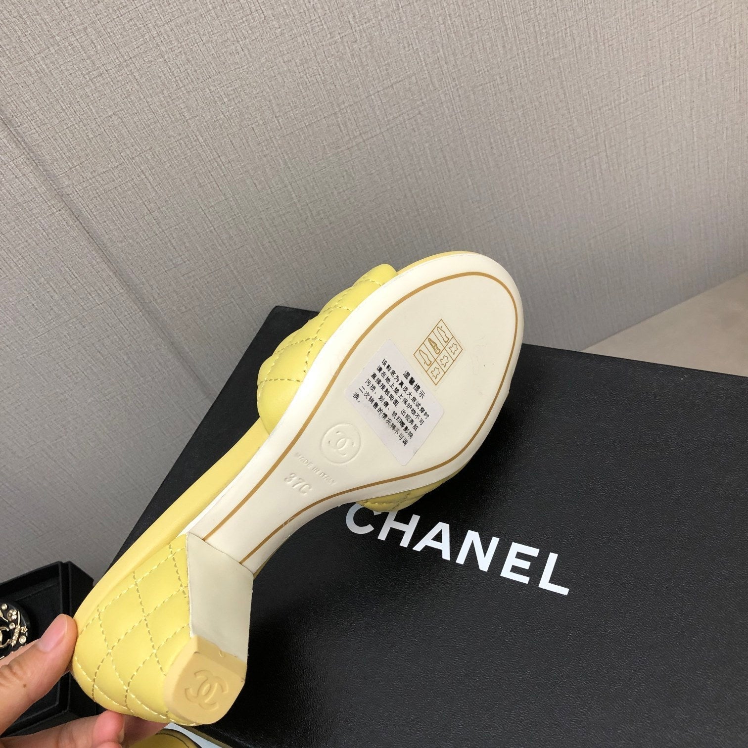 CHANEL DIAMOND-QUILTED 6 CM SANDALS IN BRIGHT YELLOW LAMBSKIN