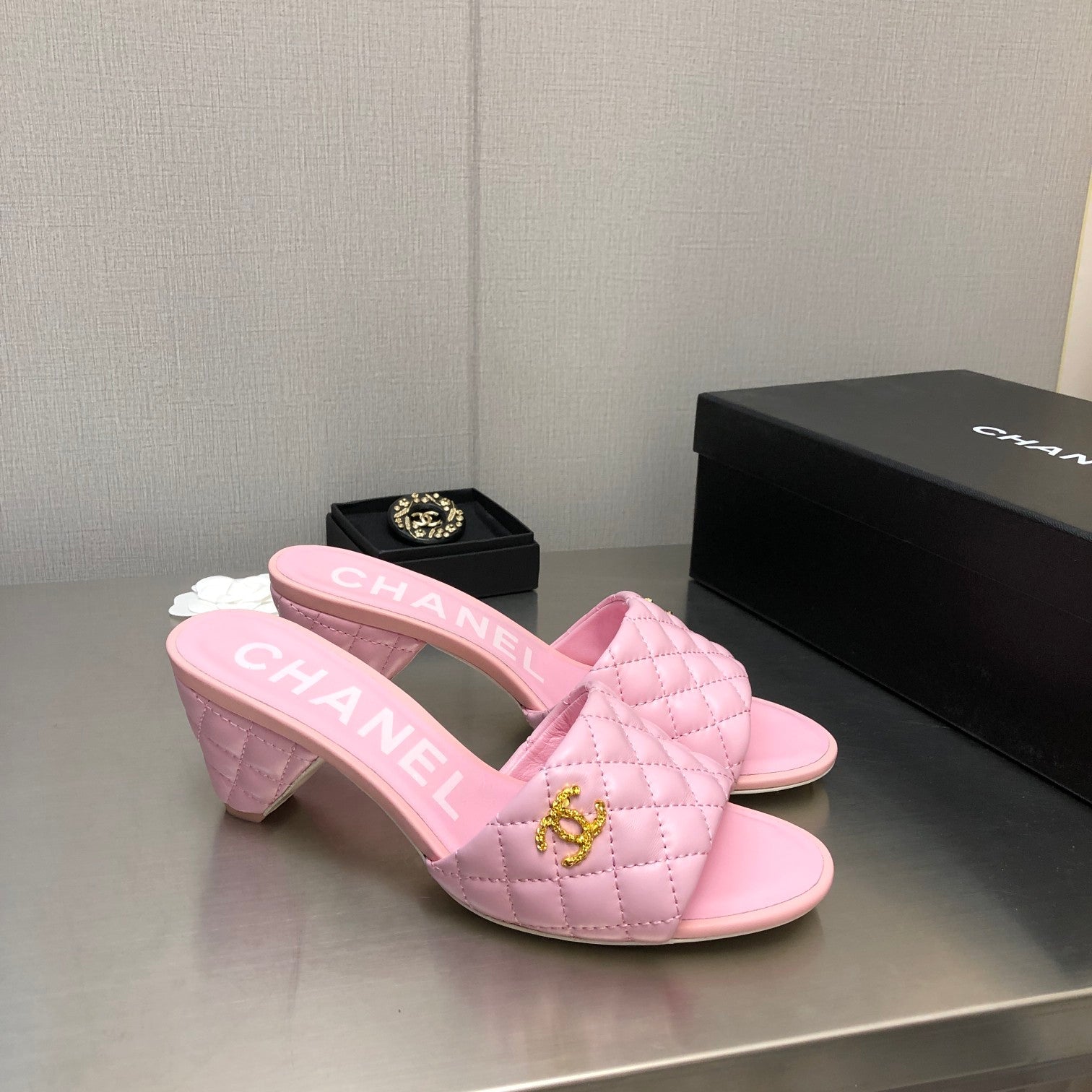 CHANEL DIAMOND-QUILTED 6 CM SANDALS IN BABY PINK LAMBSKIN