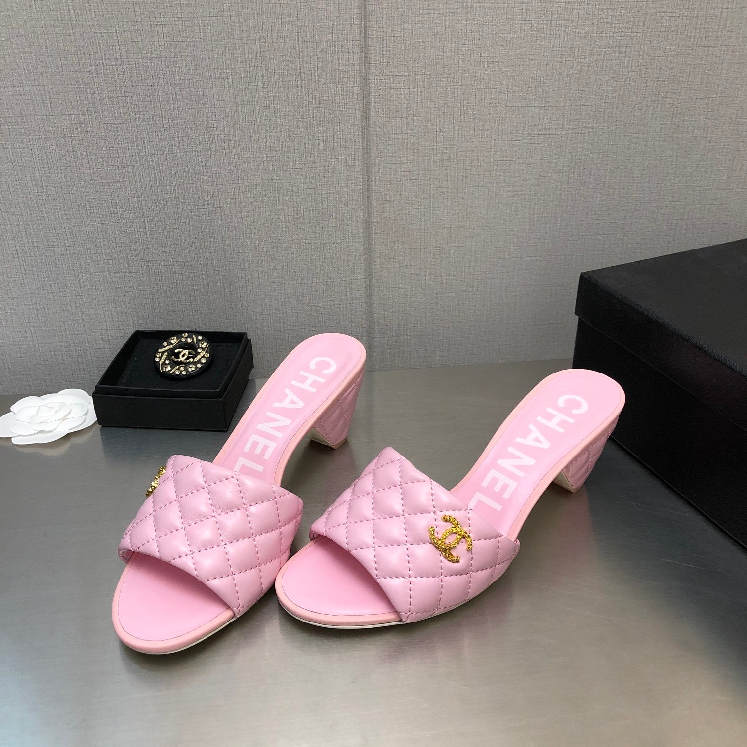 CHANEL DIAMOND-QUILTED 6 CM SANDALS IN BABY PINK LAMBSKIN
