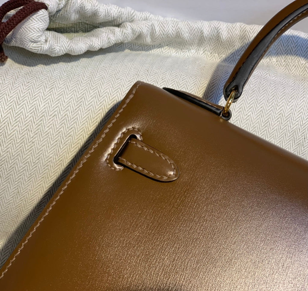 HERMES KELLY MINI 20 BAG IN CHOCOLATE BROWN SMOOTH CALFSKIN WITH GOLD HARDWARE