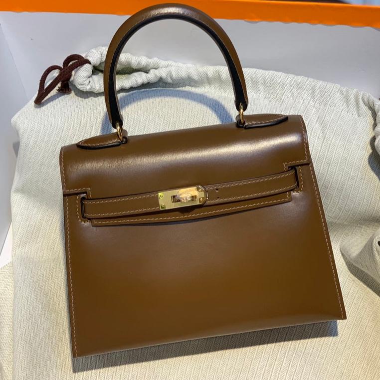 HERMES KELLY MINI 20 BAG IN CHOCOLATE BROWN SMOOTH CALFSKIN WITH GOLD HARDWARE