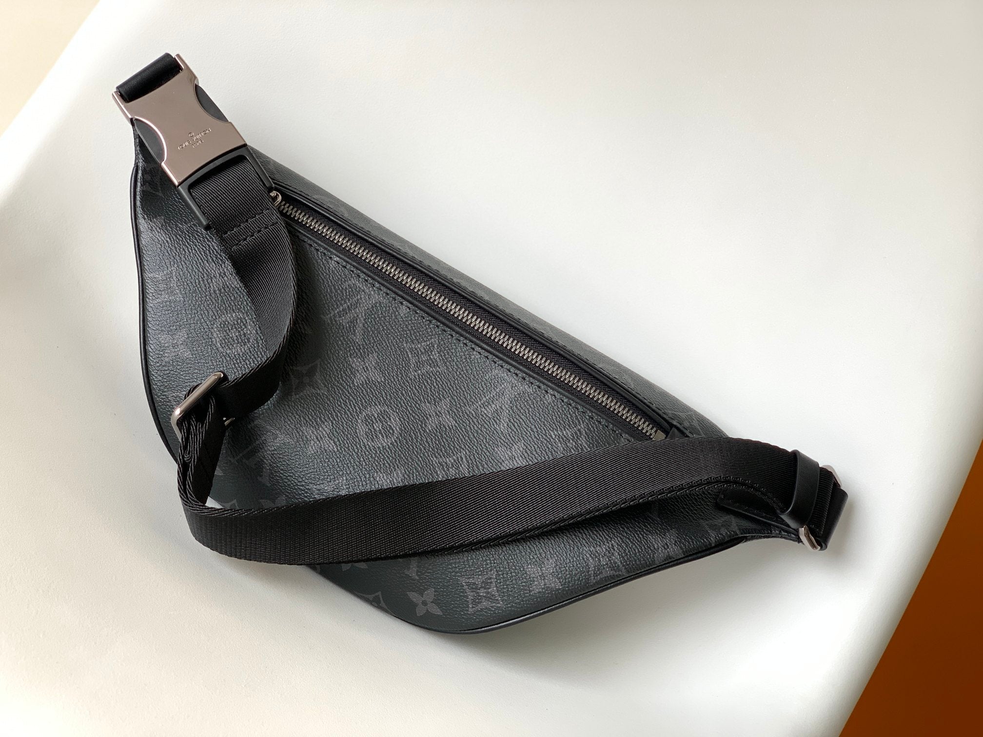 LOUIS VUITTON LV 25S DISCOVERY BUMBAG 44 IN BLACK MONOGRAM ECLIPSE CALFSKIN