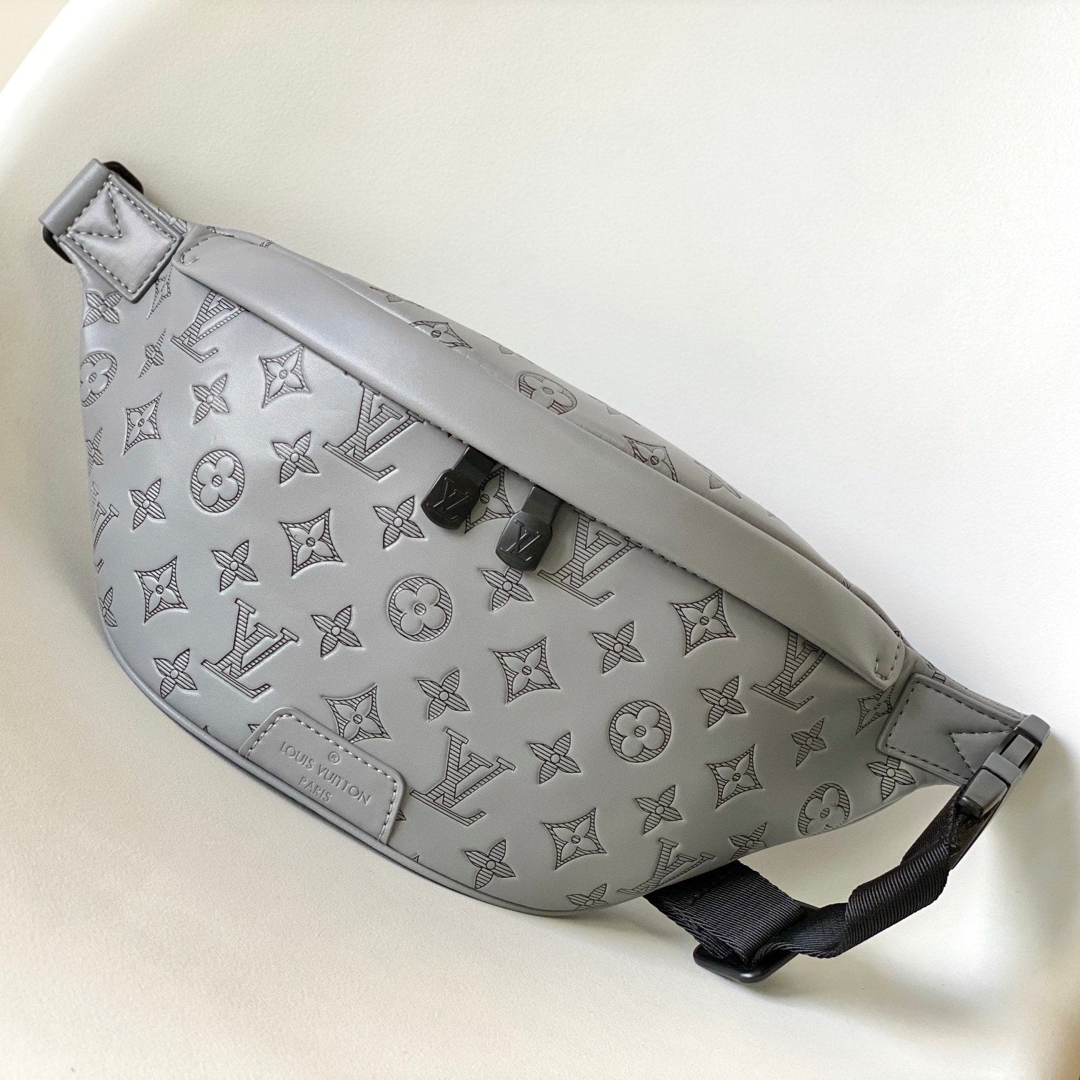 LOUIS VUITTON LV 25S DISCOVERY BUMBAG 44 IN TAUPE GRAY EMBOSSED MONOGRAM ECLIPSE CALFSKIN