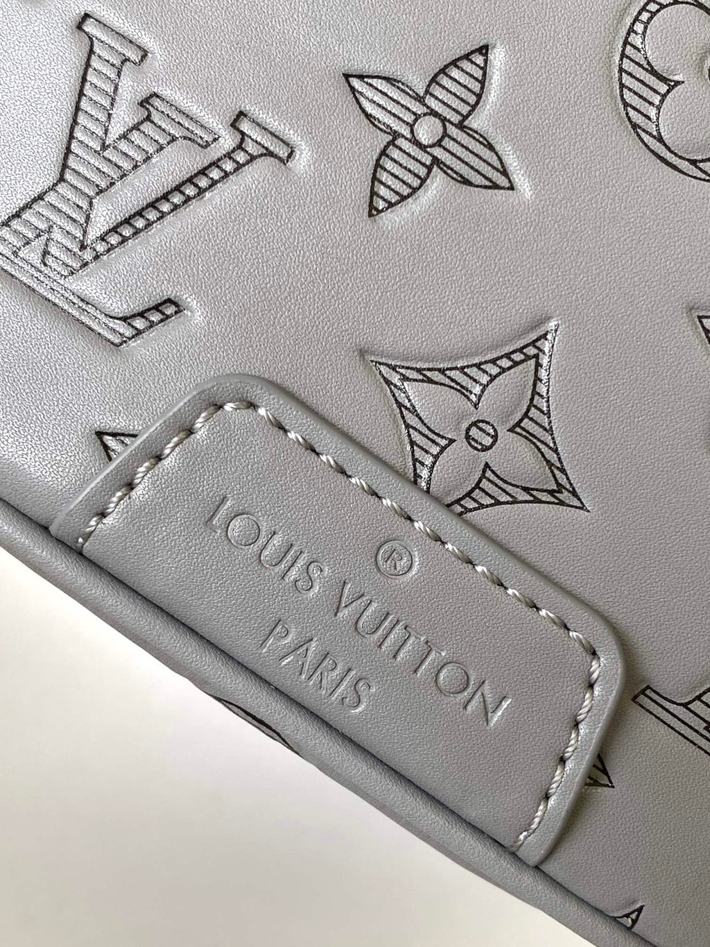 LOUIS VUITTON LV 25S DISCOVERY BUMBAG 44 IN TAUPE GRAY EMBOSSED MONOGRAM ECLIPSE CALFSKIN