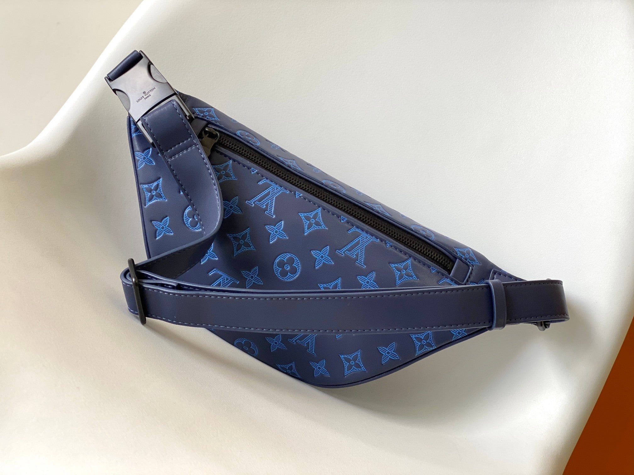 LOUIS VUITTON LV 25S DISCOVERY BUMBAG 44 IN DARK BLUE EMBOSSED MONOGRAM ECLIPSE CALFSKIN