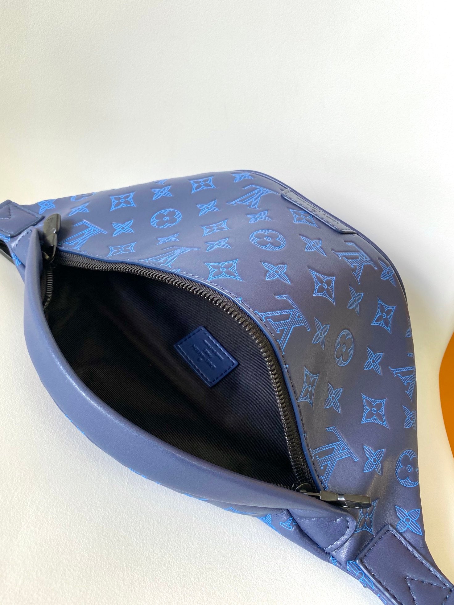 LOUIS VUITTON LV 25S DISCOVERY BUMBAG 44 IN DARK BLUE EMBOSSED MONOGRAM ECLIPSE CALFSKIN