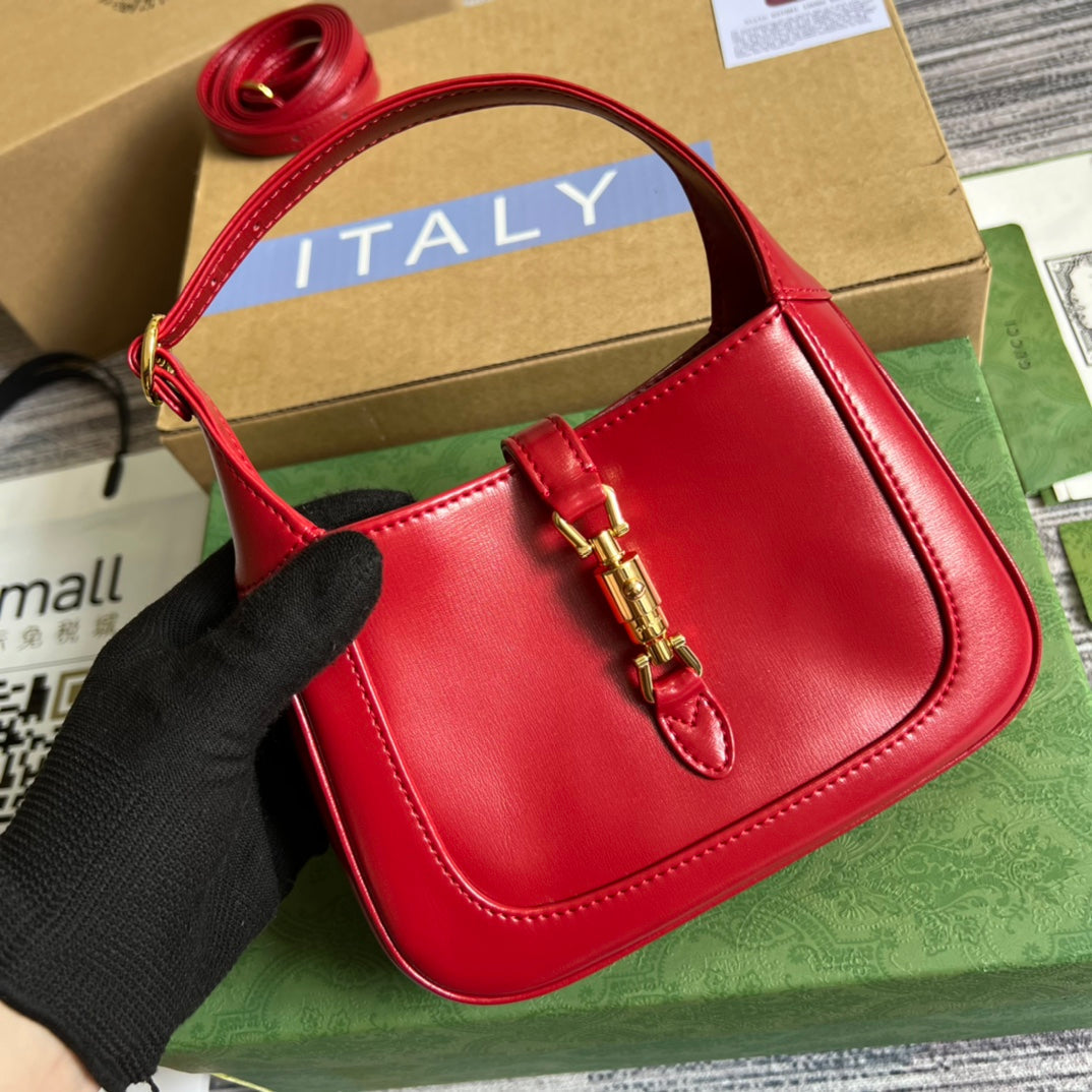 GUCCI JACKIE MINI 19 SHOULDER BAG IN CHERRY RED CALFSKIN