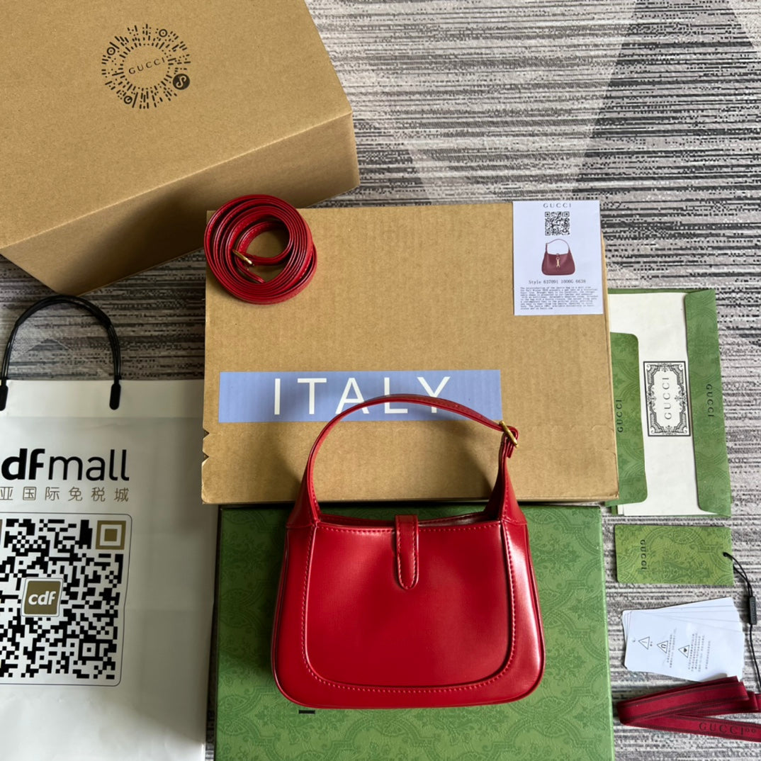 GUCCI JACKIE MINI 19 SHOULDER BAG IN CHERRY RED CALFSKIN