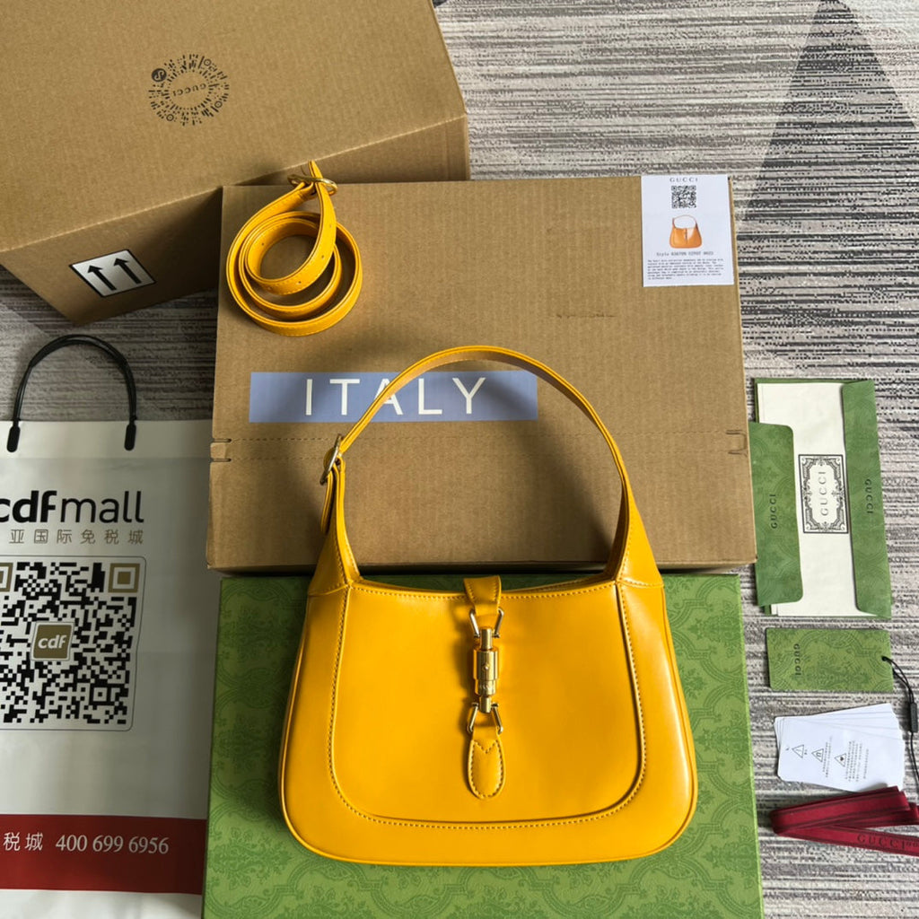 GUCCI JACKIE SMALL 28 SHOULDER BAG IN YELLOW CALFSKIN