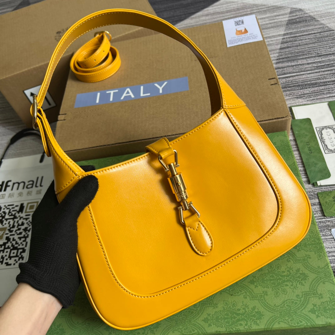 GUCCI JACKIE SMALL 28 SHOULDER BAG IN YELLOW CALFSKIN