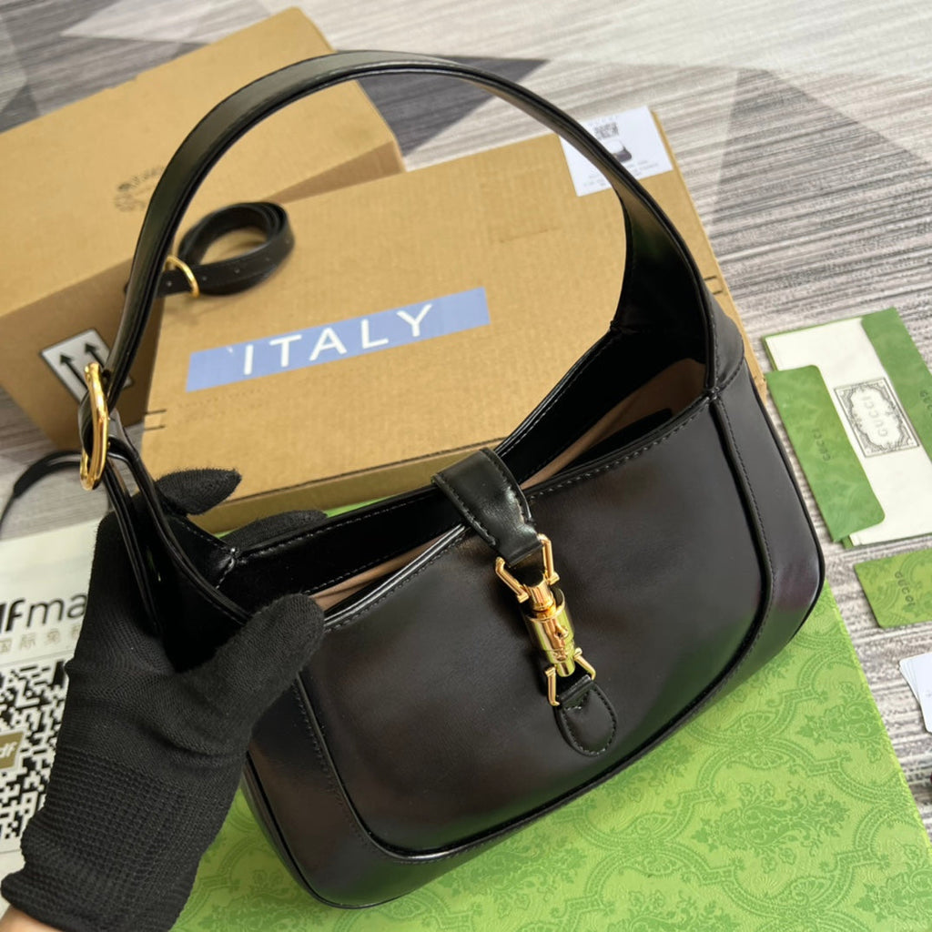 GUCCI JACKIE SMALL 28 SHOULDER BAG IN BLACK CALFSKIN