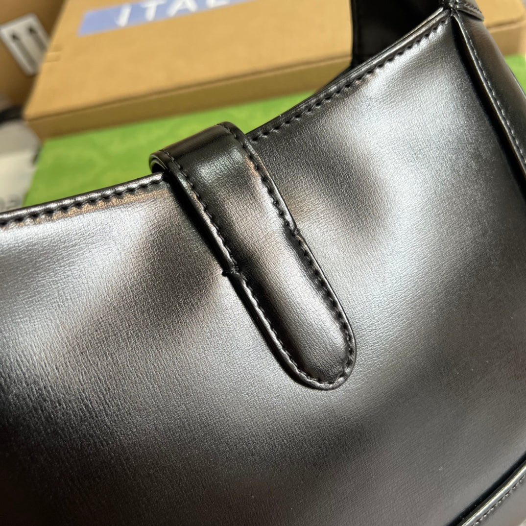 GUCCI JACKIE SMALL 28 SHOULDER BAG IN BLACK CALFSKIN