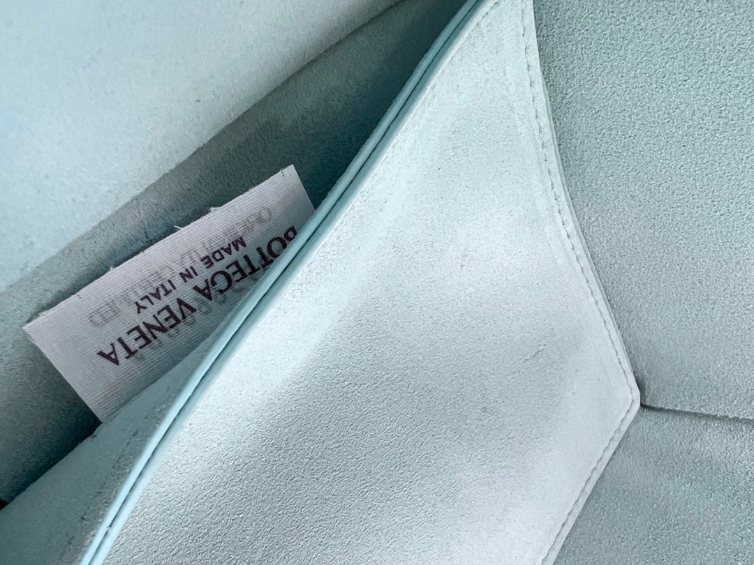 BOTTEGA VENETA ARCO TOTE 36 IN SKY BLUE CALFSKIN