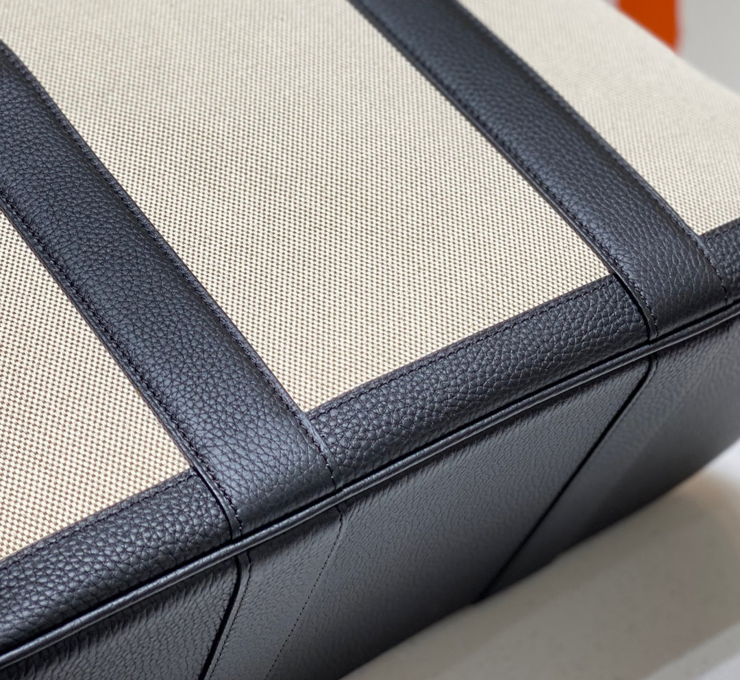 HERMES GARDEN PARTY 36CM IN WHITE TOILETS COTTON CANVAS AND BLACK CALFSKIN