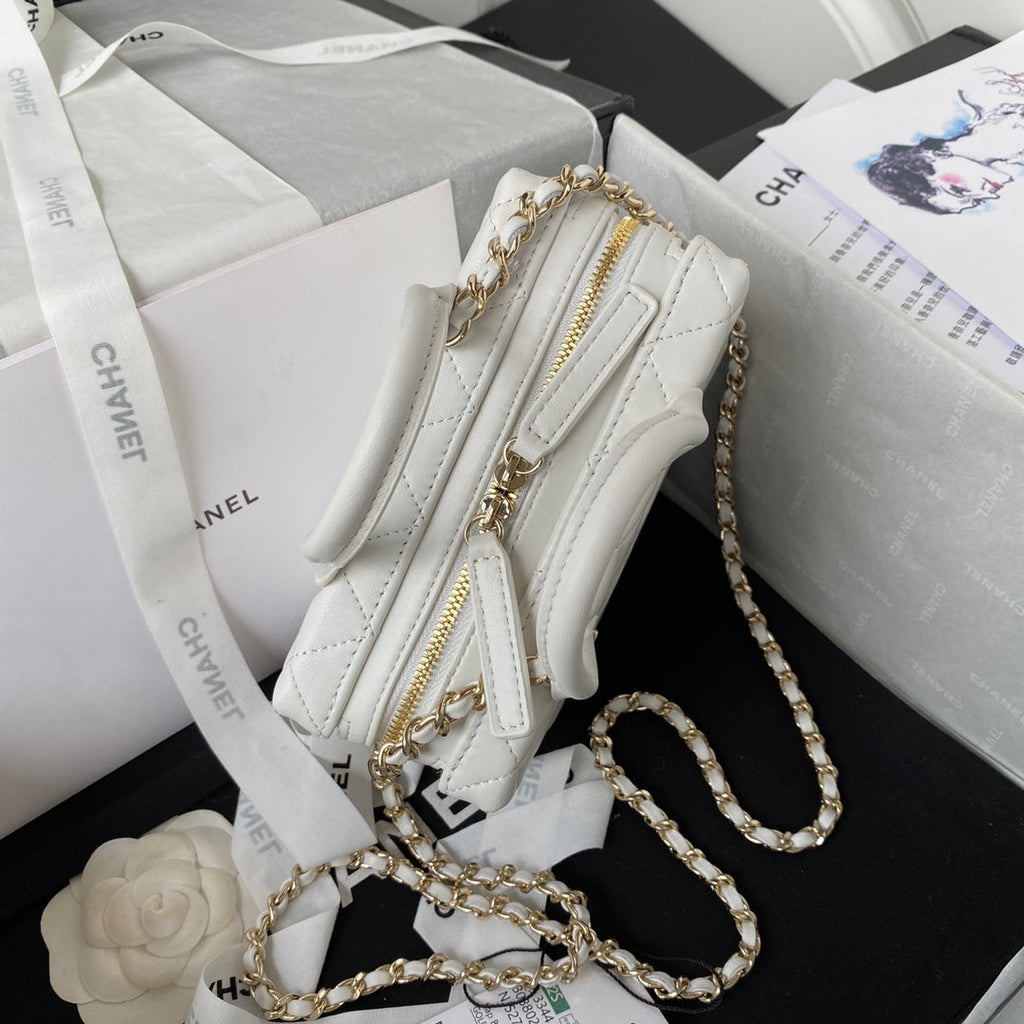 CHANEL MINI 15 BOX BAG IN WHITE CALFSKIN GOLD HARDWARE