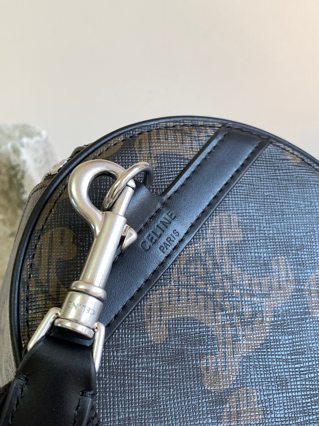 CELINE CYLINDRICAL 22  BAG BLACK BROWN COWHIDE