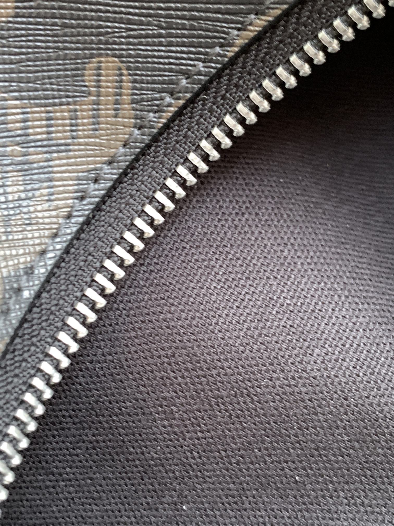 CELINE CYLINDRICAL 22  BAG BLACK BROWN COWHIDE
