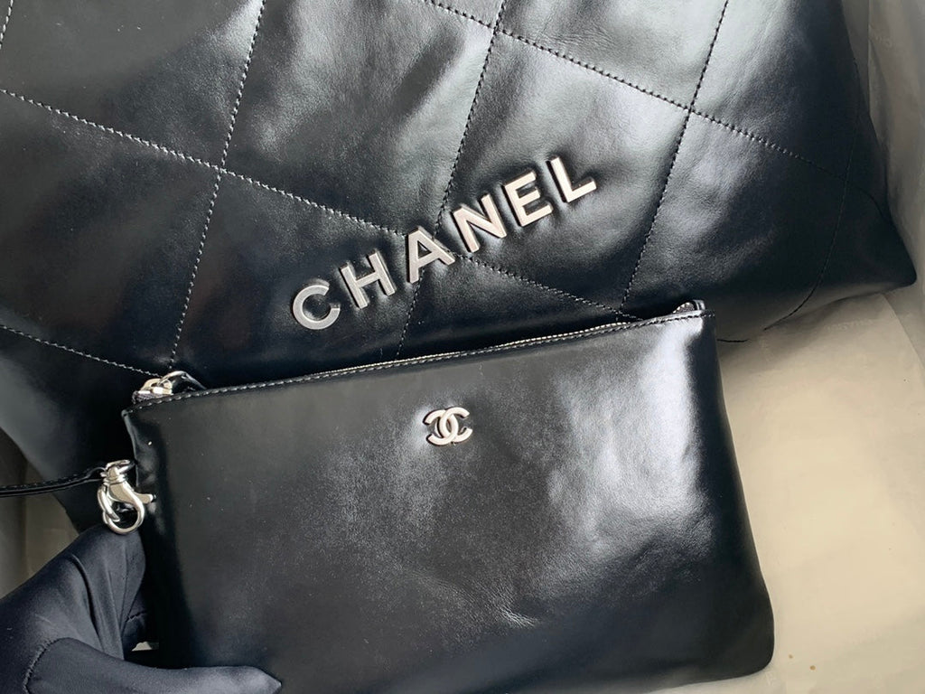 CHANEL LARGE 42 HANDBAG IN BLACK SHINY CALFSKIN SILVER HARDWARE