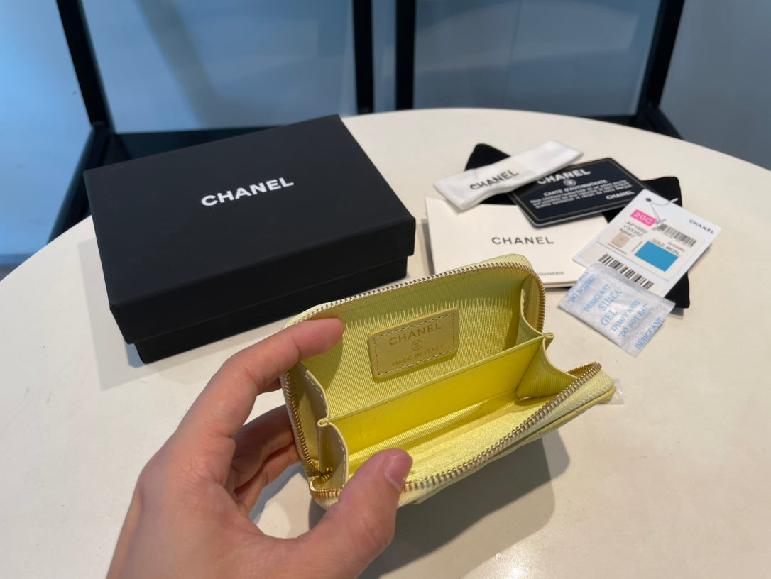 CHANEL ZIPPED COIN PURSE 11 YELLOW GRAINED CALFSKIN