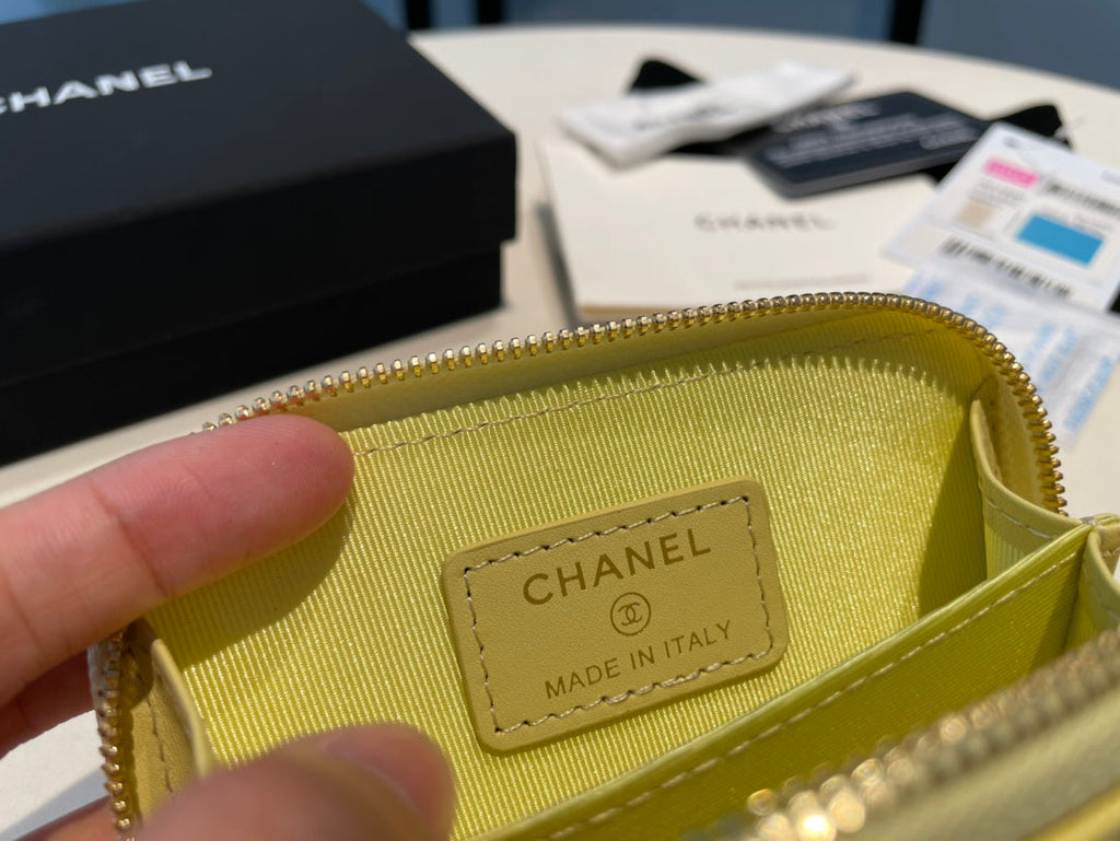 CHANEL ZIPPED COIN PURSE 11 YELLOW GRAINED CALFSKIN