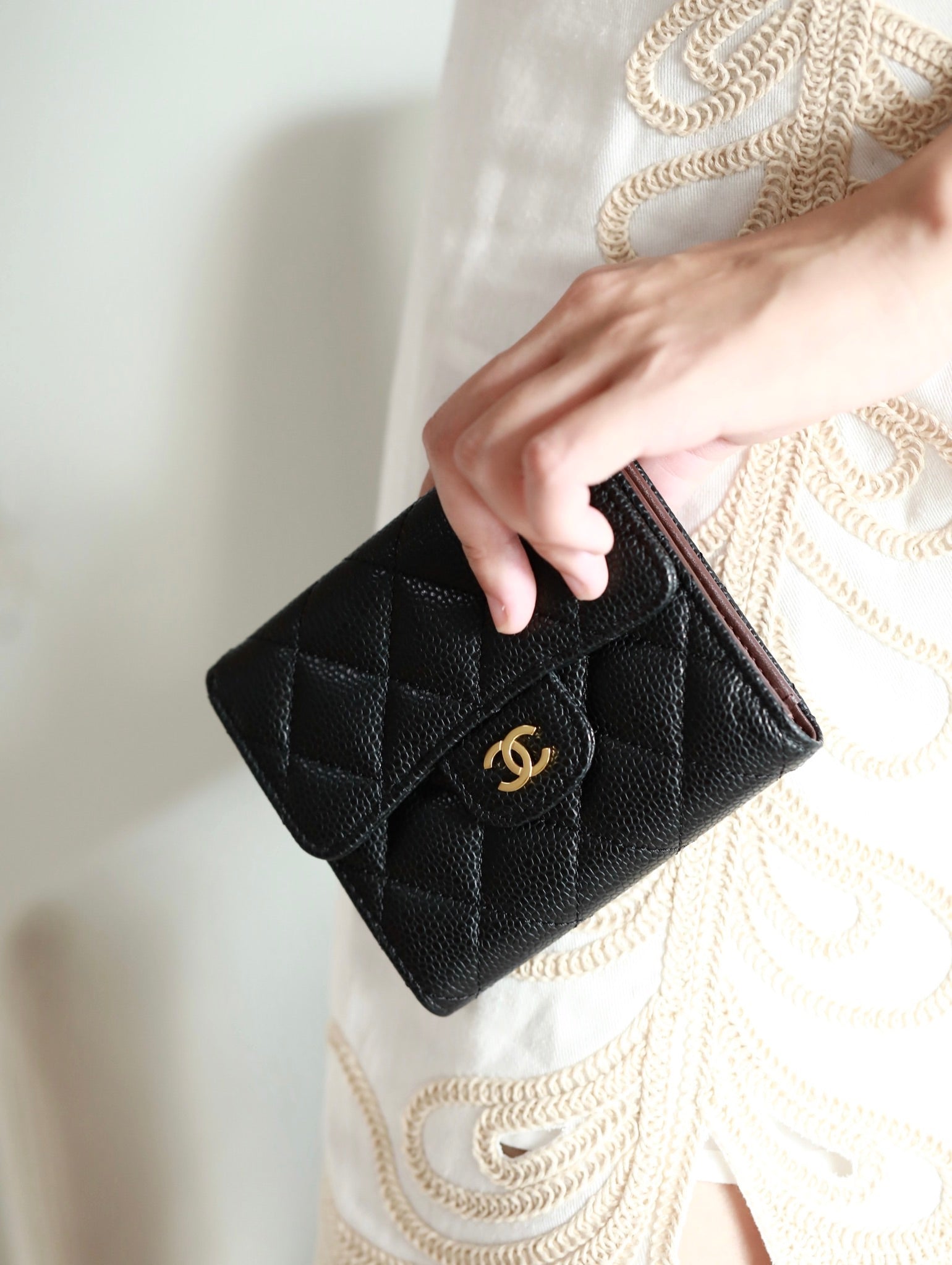 CHANEL FLAP CARD HOLDER 11.5 BLACK GRAINED CALFSKIN GOLD ICON