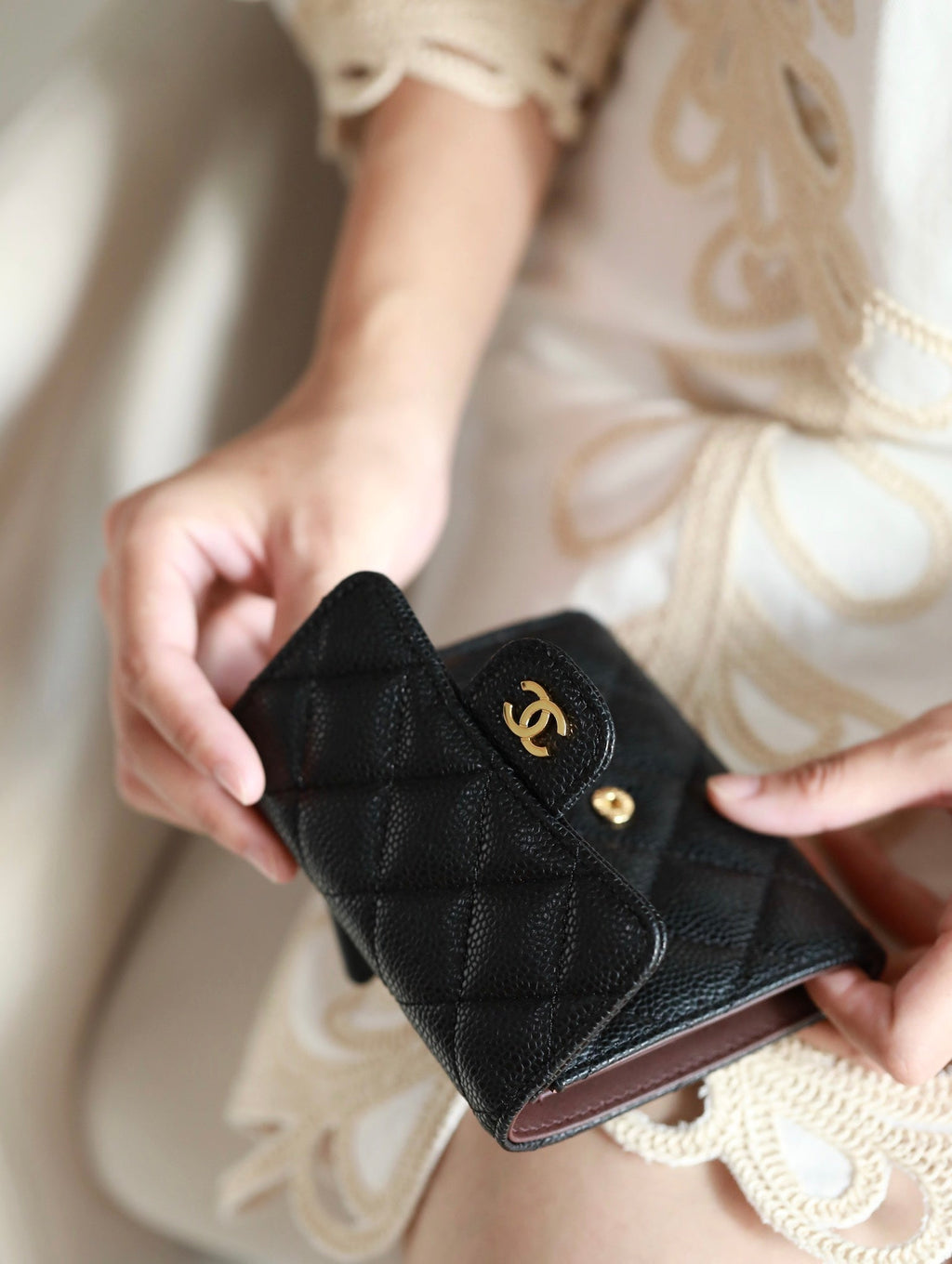 CHANEL FLAP CARD HOLDER 11.5 BLACK GRAINED CALFSKIN GOLD ICON