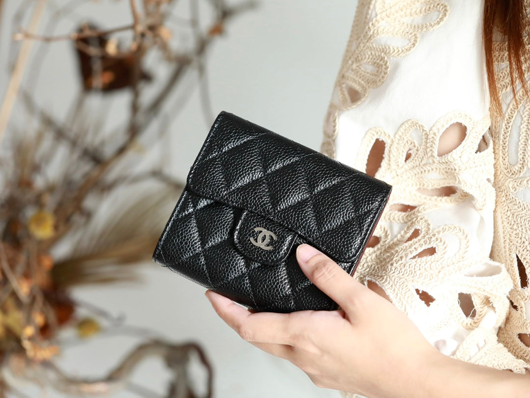 CHANEL FLAP CARD HOLDER 11.5 BLACK GRAINED CALFSKIN SILVER ICON