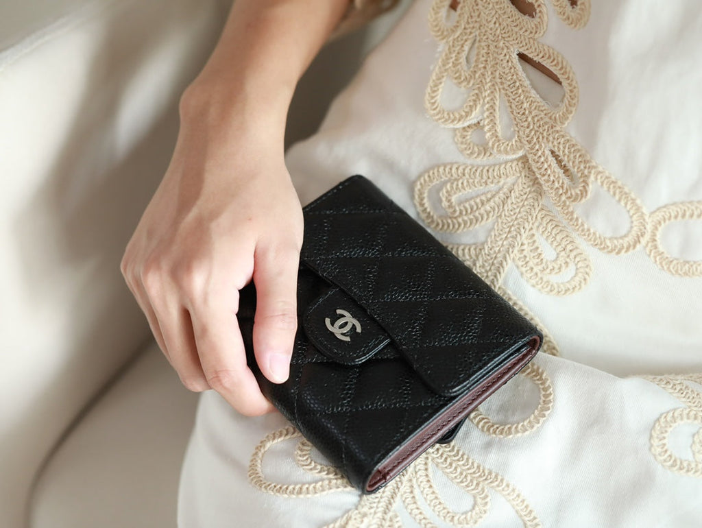 CHANEL FLAP CARD HOLDER 11.5 BLACK GRAINED CALFSKIN SILVER ICON