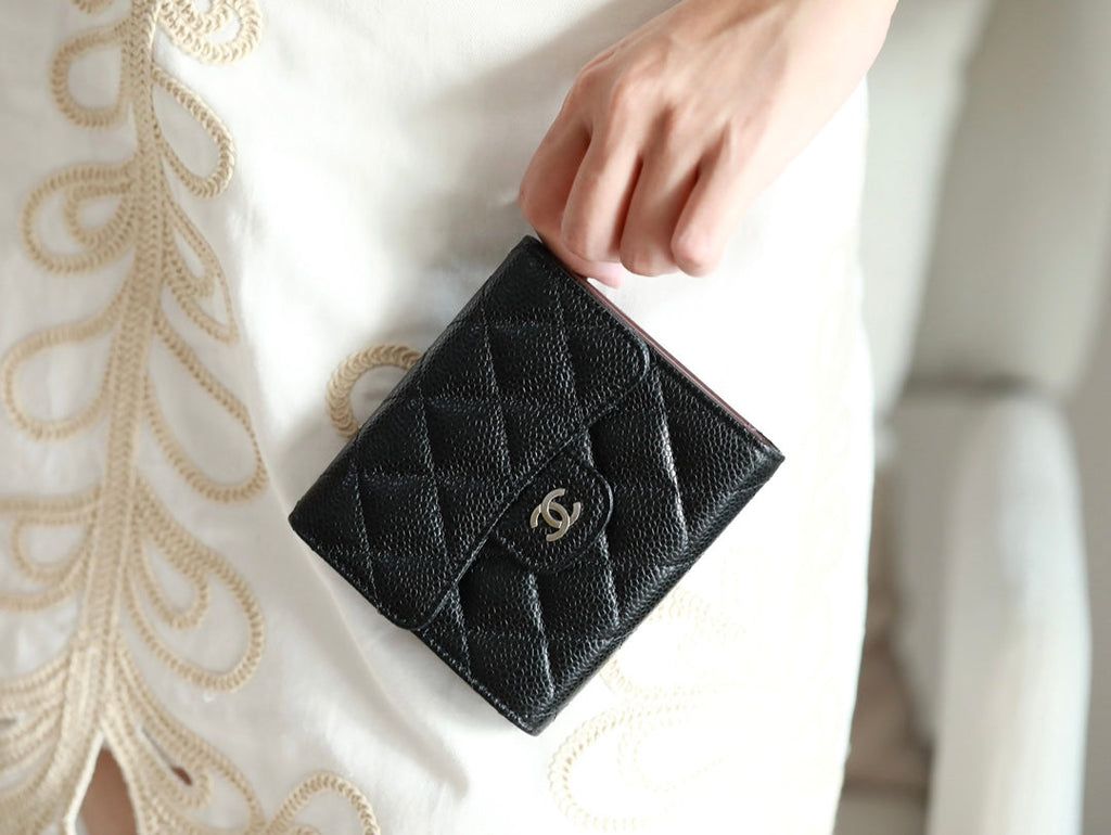 CHANEL FLAP CARD HOLDER 11.5 BLACK GRAINED CALFSKIN SILVER ICON