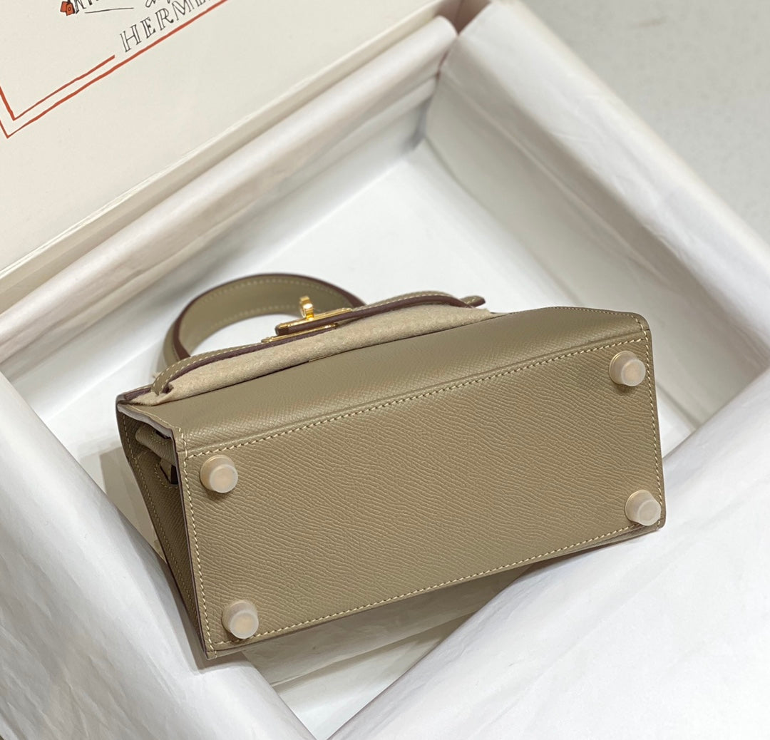 HERMES KELLY MINI 20 BAG IN TAN BROWN CALFSKIN WITH GOLD HARDWARE
