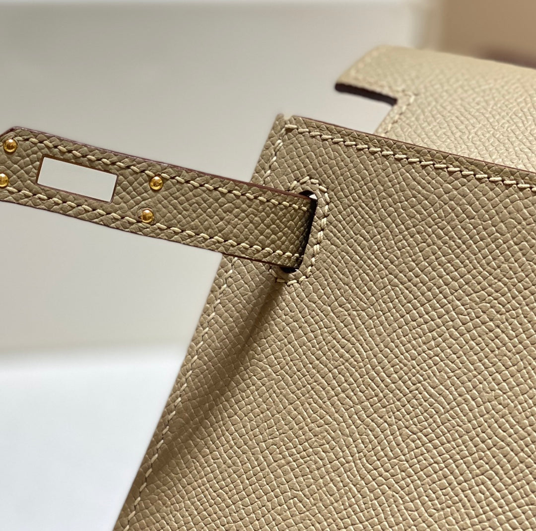 HERMES KELLY MINI 20 BAG IN TAN BROWN CALFSKIN WITH GOLD HARDWARE