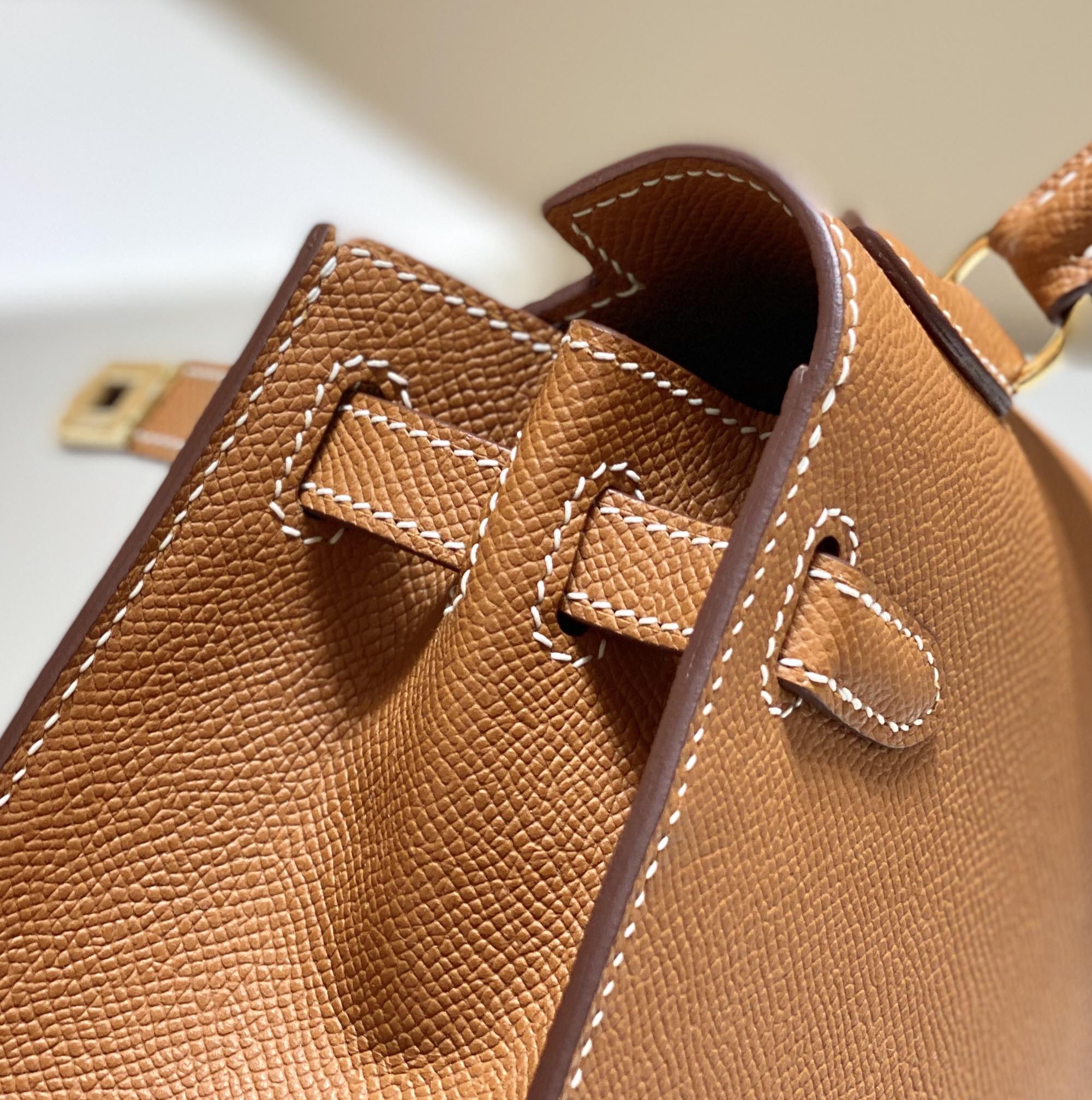 HERMES KELLY MINI 20 BAG IN BRONZE BROWN CALFSKIN WITH GOLD HARDWARE