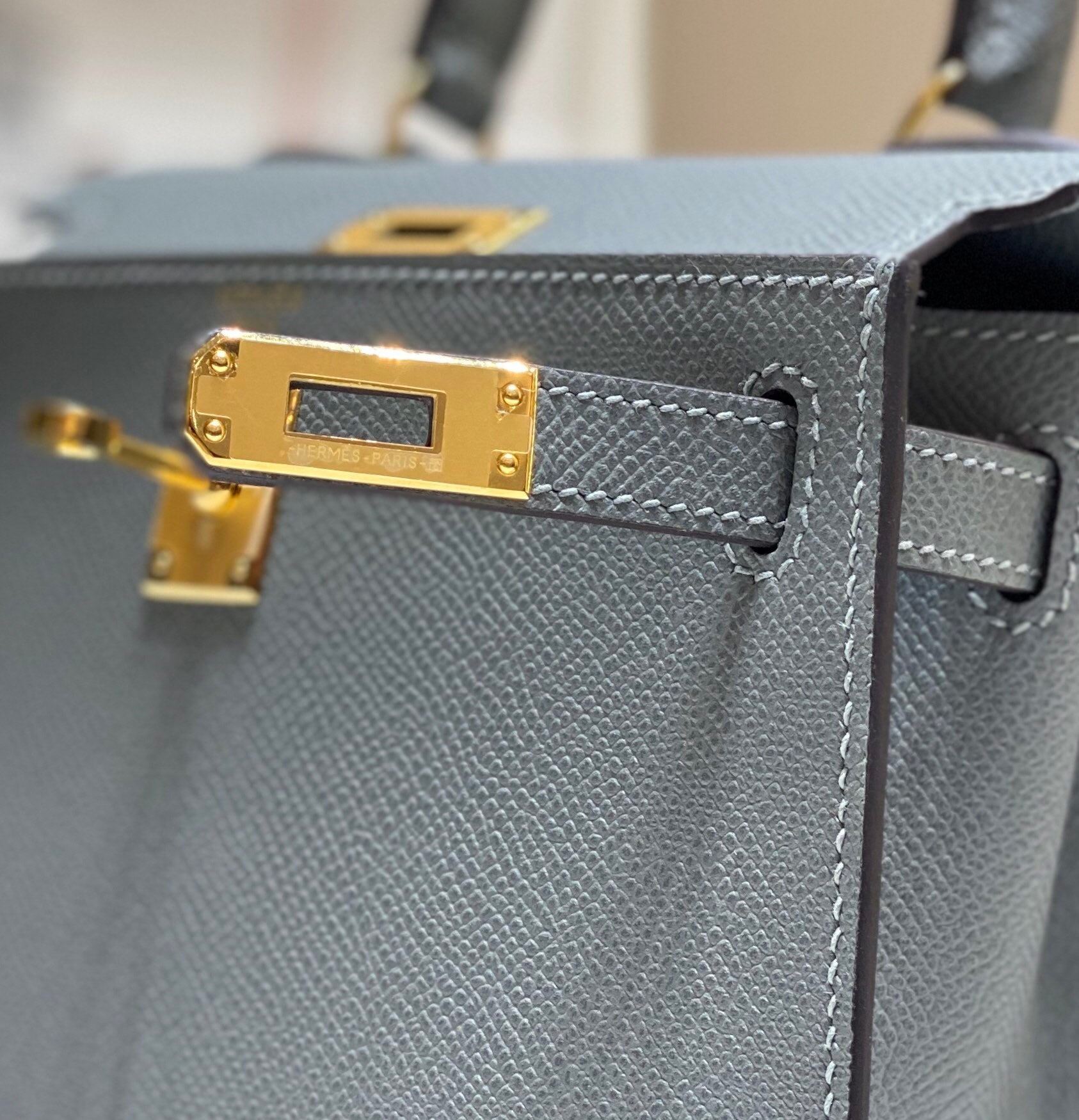 HERMES KELLY MINI 20 BAG IN SHARK GRAY CALFSKIN WITH GOLD HARDWARE