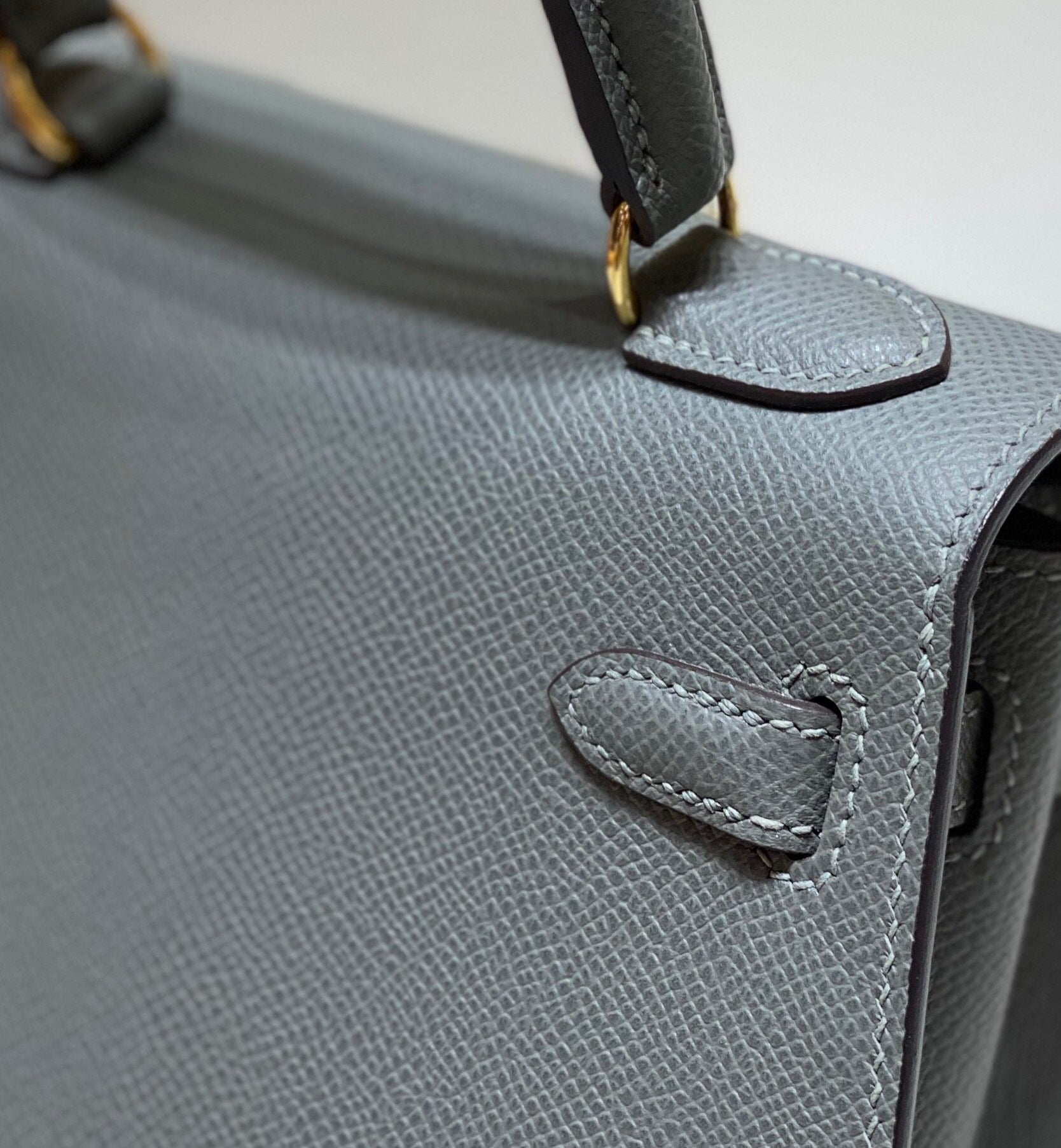 HERMES KELLY MINI 20 BAG IN SHARK GRAY CALFSKIN WITH GOLD HARDWARE