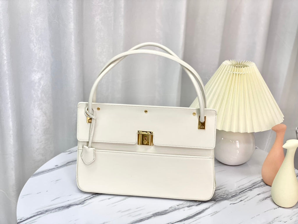 DIOR PARISIENNE 30 HANDBAG IN WHITE SMOOTH CALFSKIN