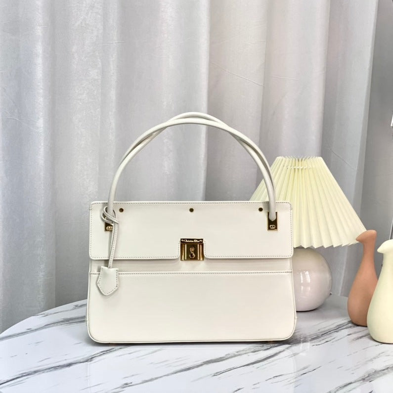 DIOR PARISIENNE 30 HANDBAG IN WHITE SMOOTH CALFSKIN