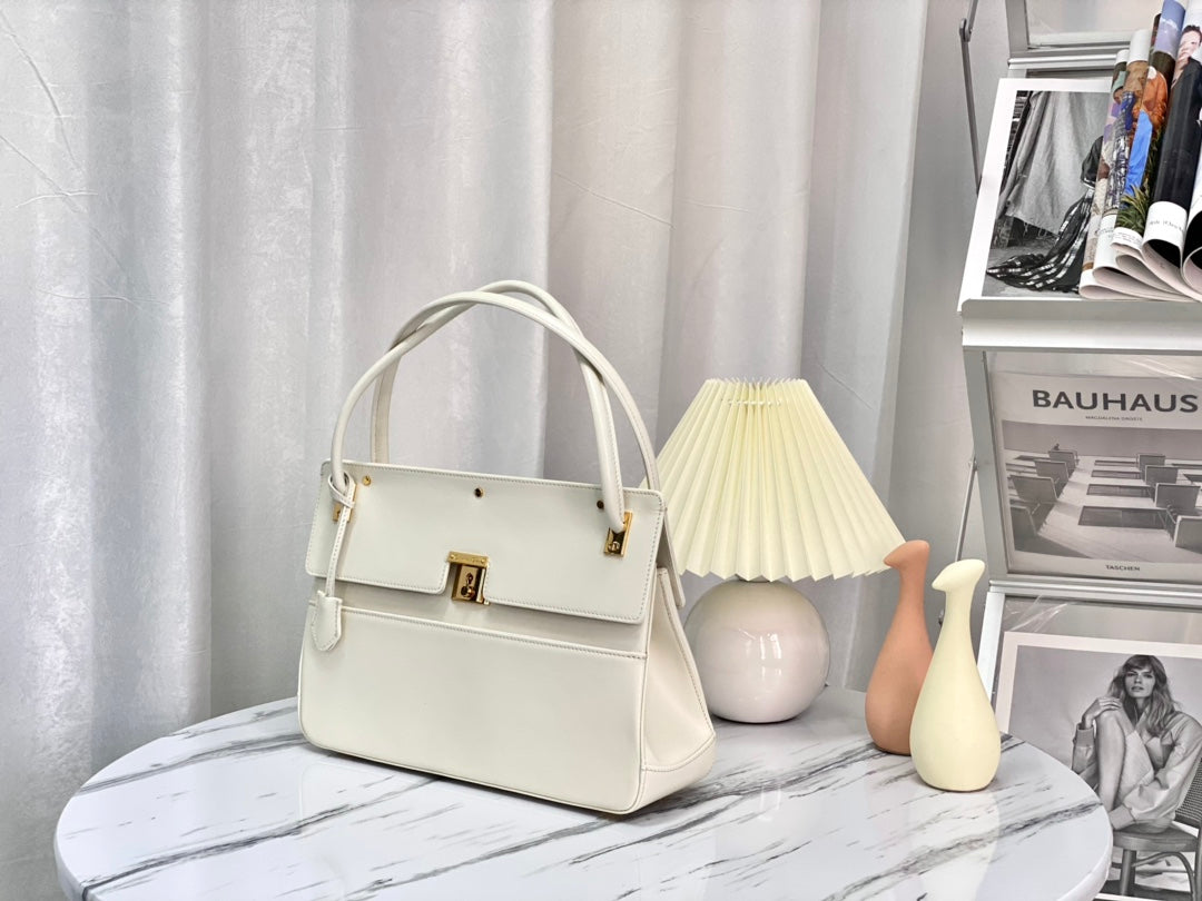 DIOR PARISIENNE 30 HANDBAG IN WHITE SMOOTH CALFSKIN