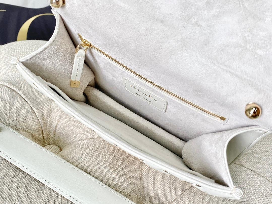 DIOR LIMITED BAG 21 IN WHITE LAMBSKIN