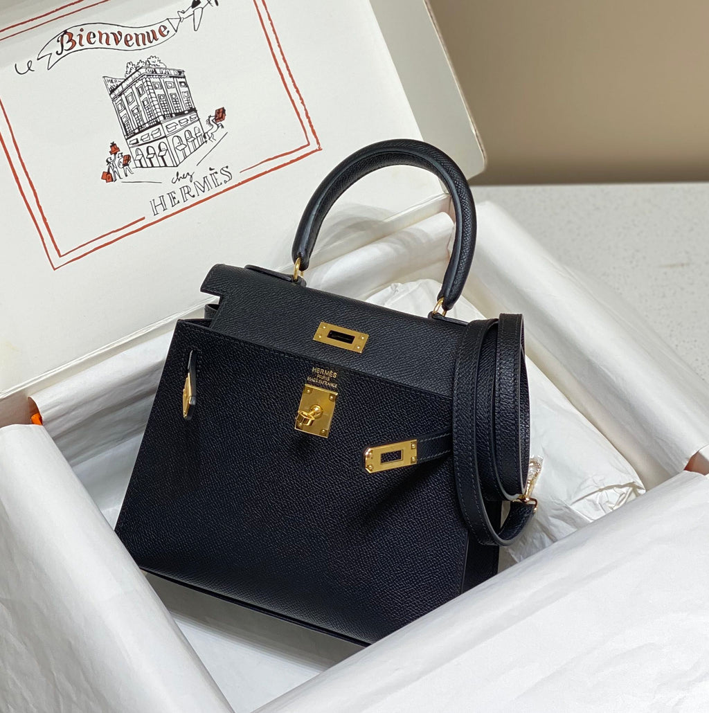 HERMES KELLY MINI 20 BAG IN BLACK CALFSKIN WITH GOLD HARDWARE