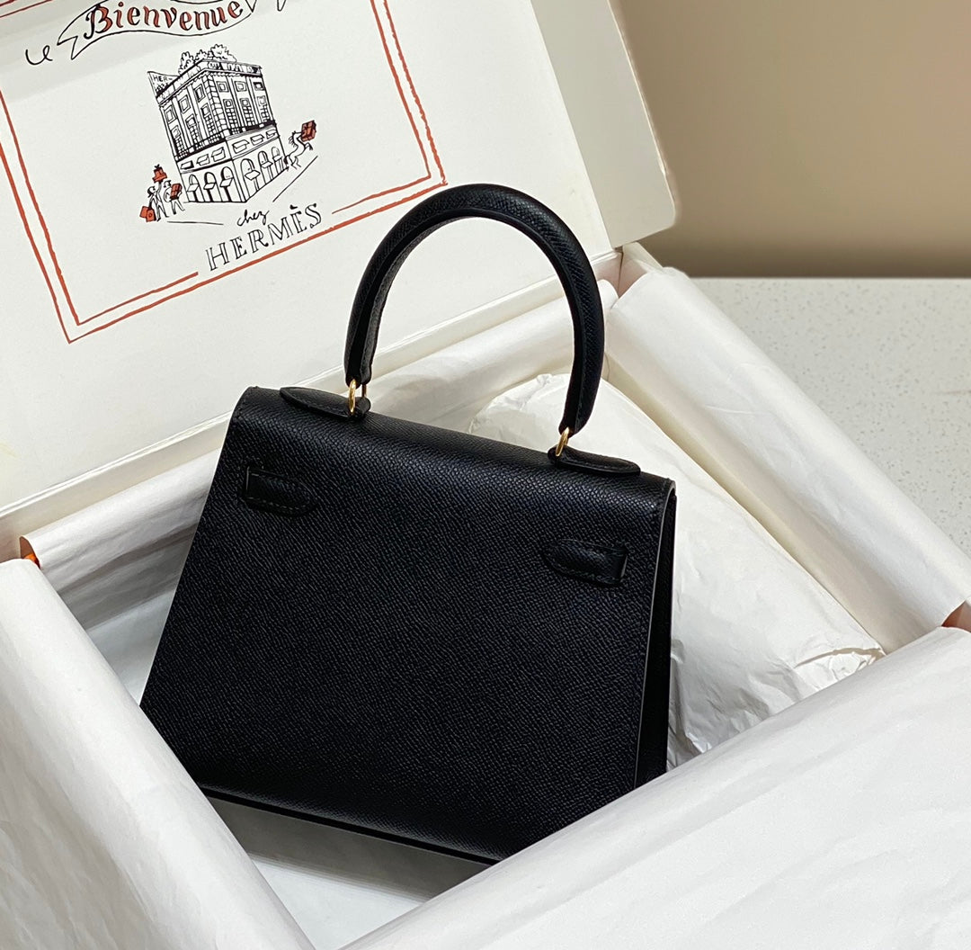 HERMES KELLY MINI 20 BAG IN BLACK CALFSKIN WITH GOLD HARDWARE