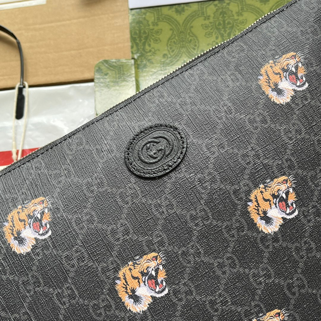 GUCCI CLUTCH WITH TIGER PRINT 30 IN BLACK MONOGRAM CANVAS