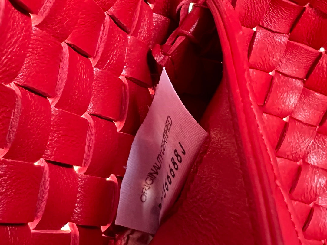 BOTTEGA VENETA MINI CABAT 20 IN RED LAMBSKIN