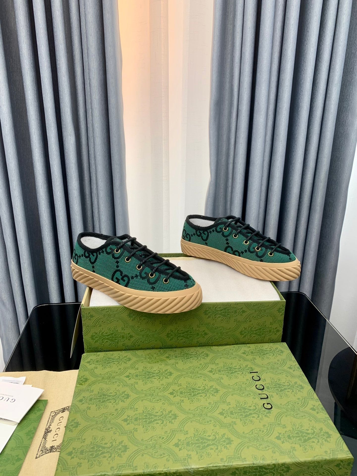 GUCCI UNIQUE SNEAKER THICK-SOLE CASTLETON GREEN CANVAS