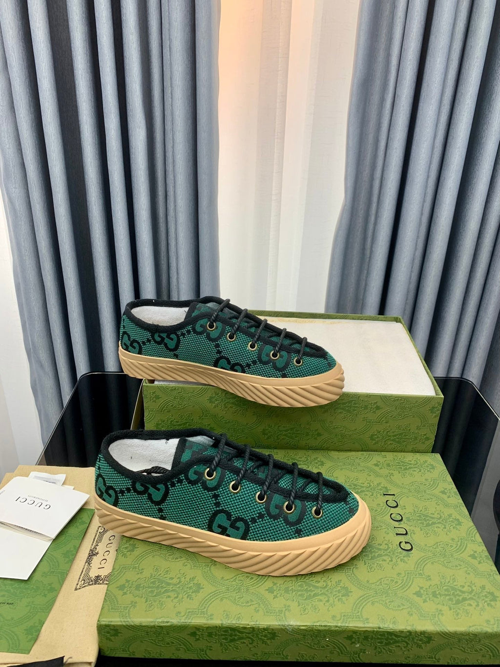 GUCCI UNIQUE SNEAKER THICK-SOLE CASTLETON GREEN CANVAS