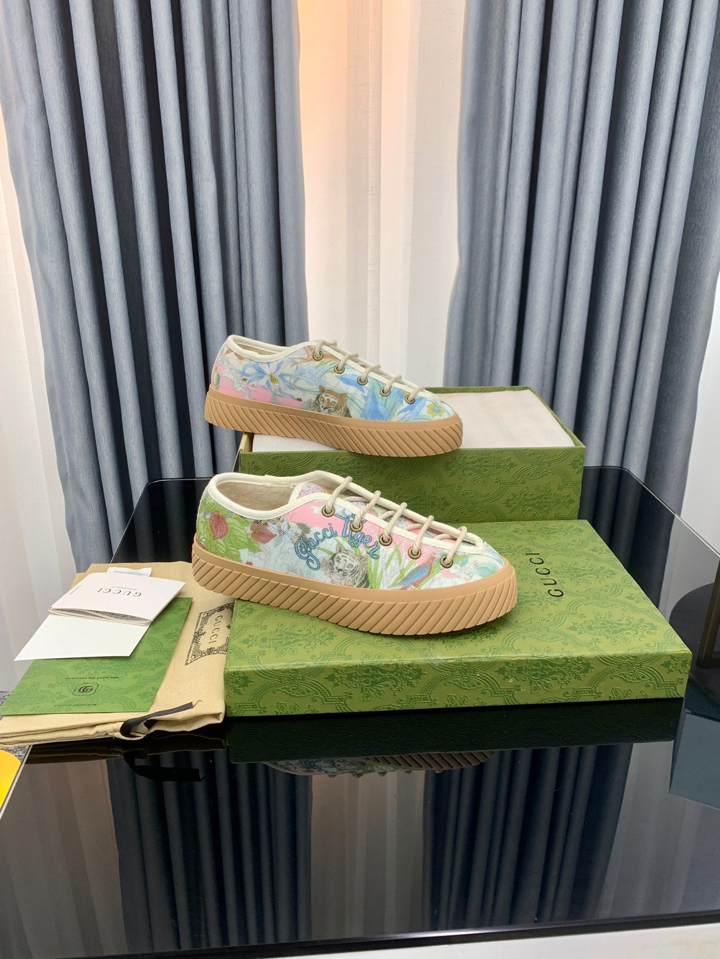 GUCCI UNIQUE SNEAKER THICK-SOLE GRASS MOTIF CANVAS