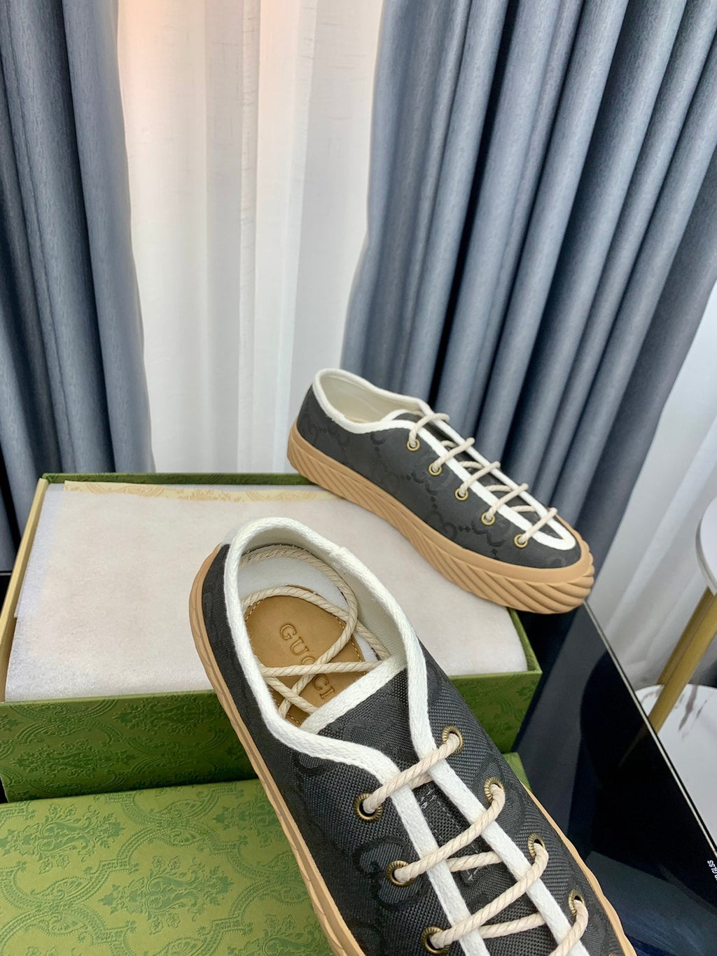 GUCCI UNIQUE SNEAKER THICK-SOLE LEAD CANVAS