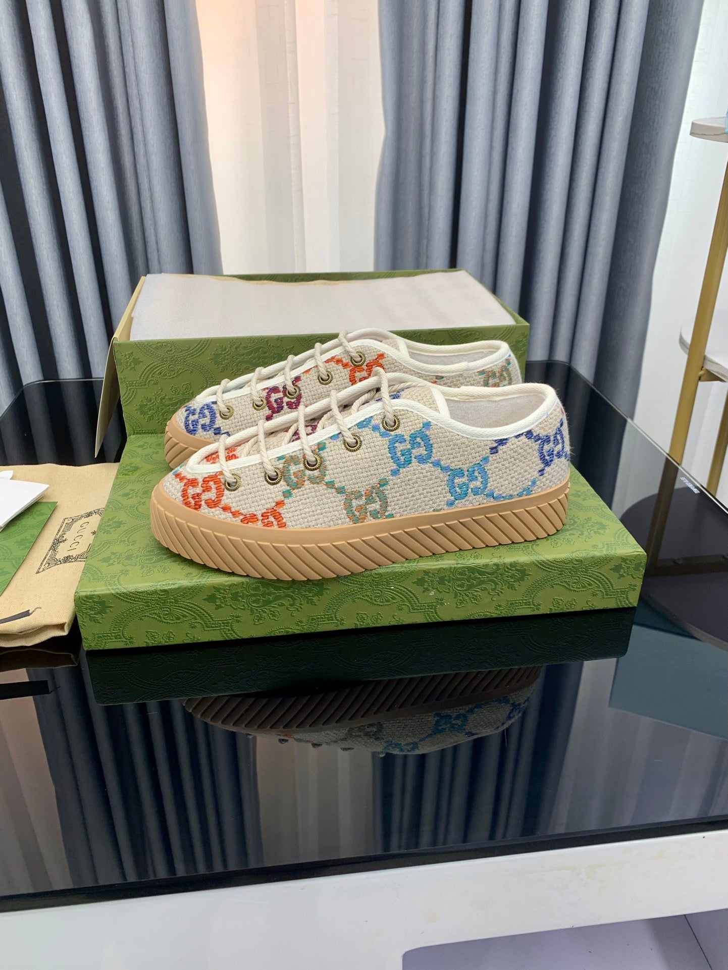 GUCCI UNIQUE SNEAKER THICK-SOLE BEIGE CANVAS WITH PATTERN